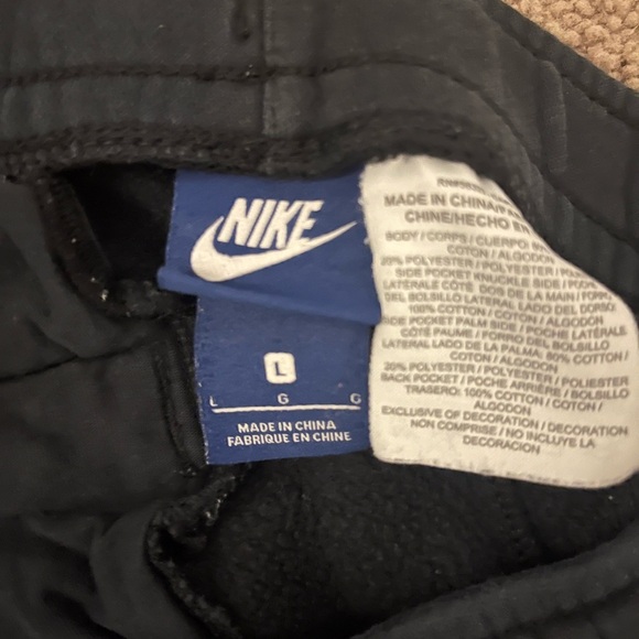 Nike Shorts - Size L/G - Picture 5 of 5